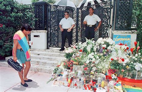 gianni versace wikipedia indonesia|gianni versace death.